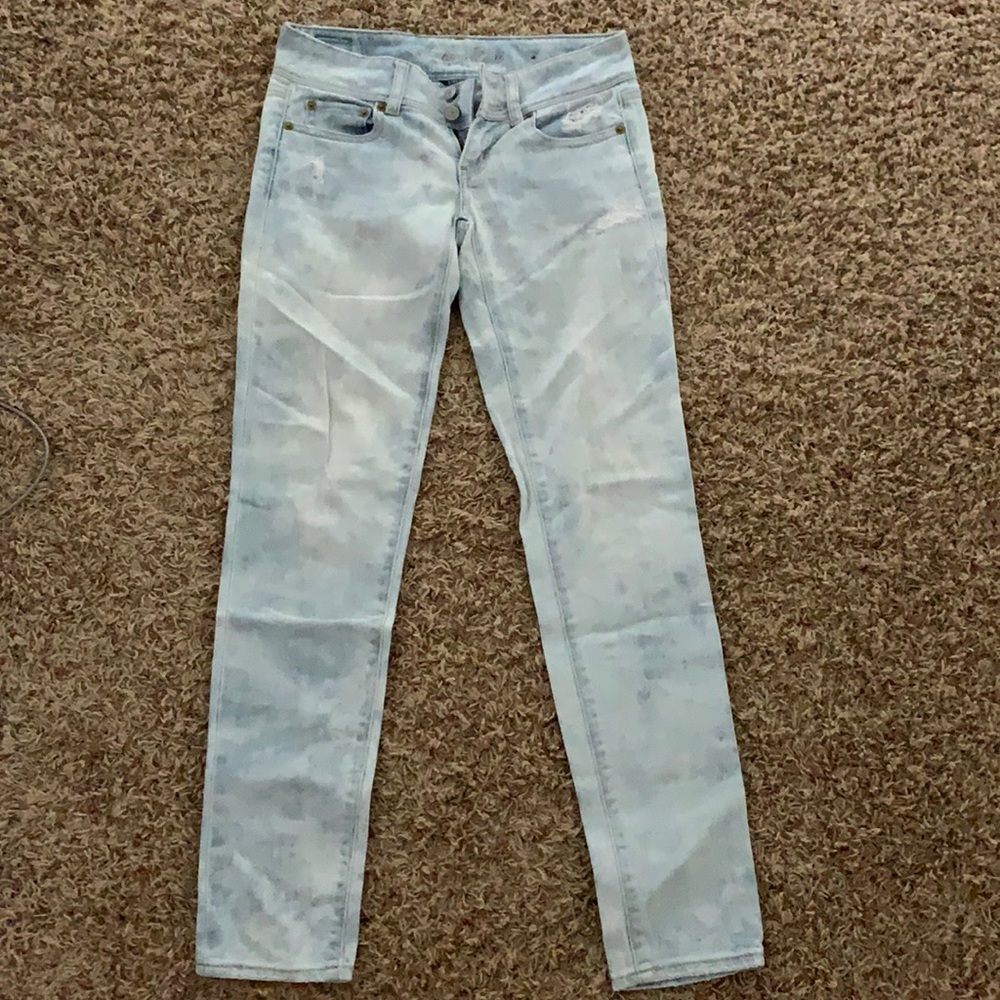 Light Wash American Eagle Jeans